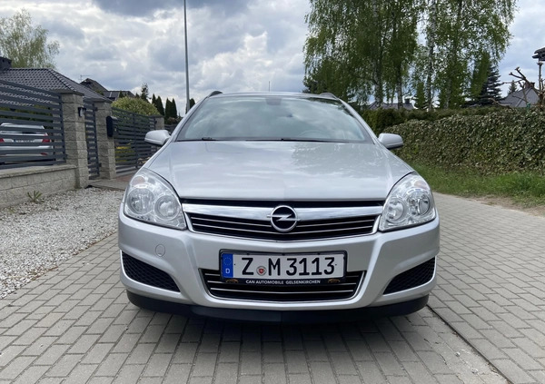 Opel Astra cena 10900 przebieg: 186500, rok produkcji 2008 z Bydgoszcz małe 191